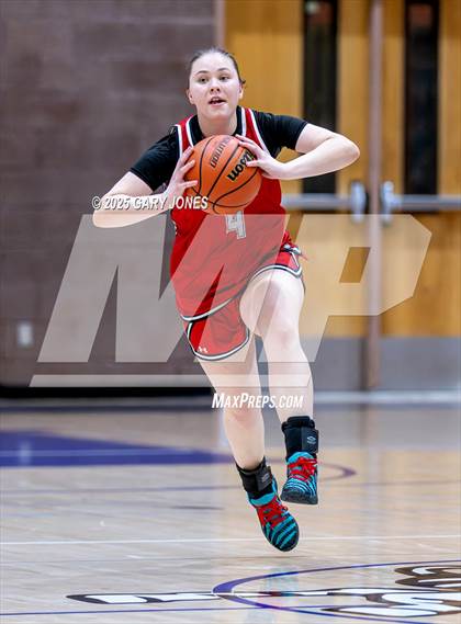 Thumbnail 1 in Foothill vs. Yuba City (Chavez Christmas Classic) photogallery.
