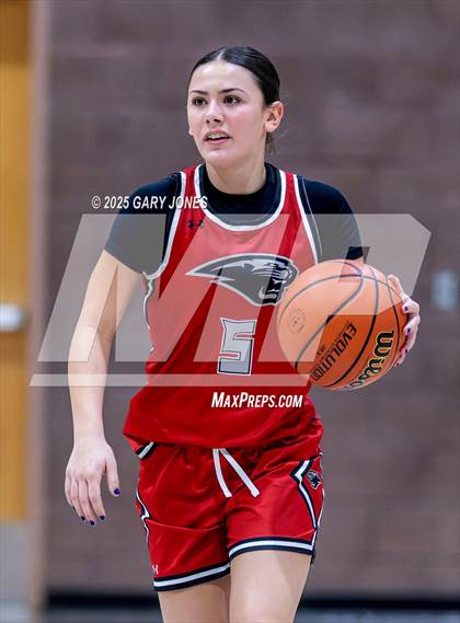 Thumbnail 1 in Foothill vs. Yuba City (Chavez Christmas Classic) photogallery.