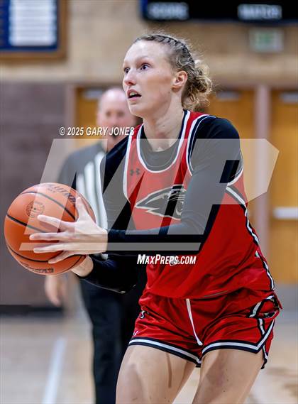 Thumbnail 2 in Foothill vs. Yuba City (Chavez Christmas Classic) photogallery.