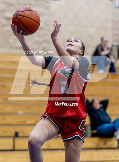 Thumbnail 2 in Foothill vs. Yuba City (Chavez Christmas Classic) photogallery.