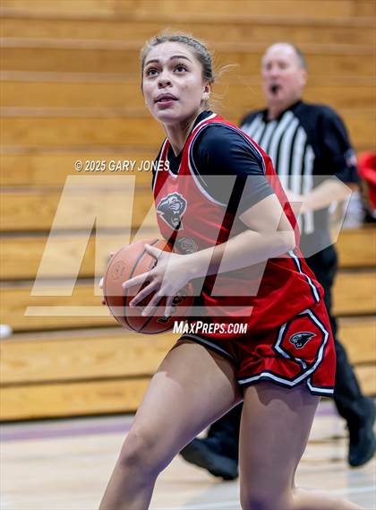 Thumbnail 1 in Foothill vs. Yuba City (Chavez Christmas Classic) photogallery.