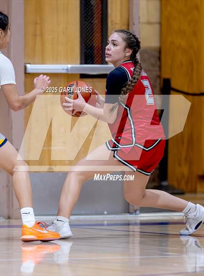 Thumbnail 3 in Foothill vs. Yuba City (Chavez Christmas Classic) photogallery.