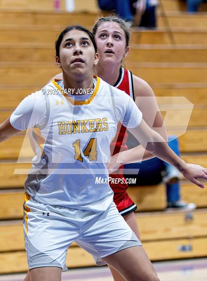 Thumbnail 3 in Foothill vs. Yuba City (Chavez Christmas Classic) photogallery.