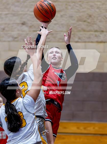 Thumbnail 1 in Foothill vs. Yuba City (Chavez Christmas Classic) photogallery.