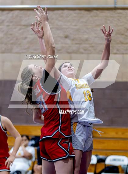 Thumbnail 2 in Foothill vs. Yuba City (Chavez Christmas Classic) photogallery.