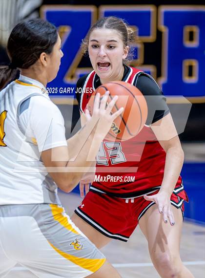 Thumbnail 3 in Foothill vs. Yuba City (Chavez Christmas Classic) photogallery.