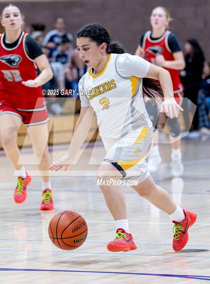 Thumbnail 3 in Foothill vs. Yuba City (Chavez Christmas Classic) photogallery.
