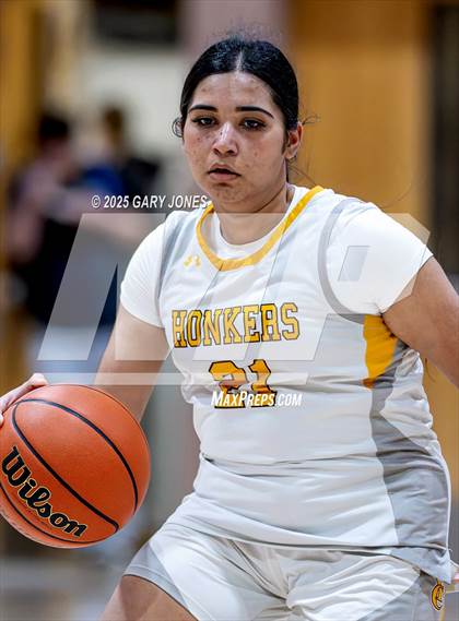 Thumbnail 2 in Foothill vs. Yuba City (Chavez Christmas Classic) photogallery.