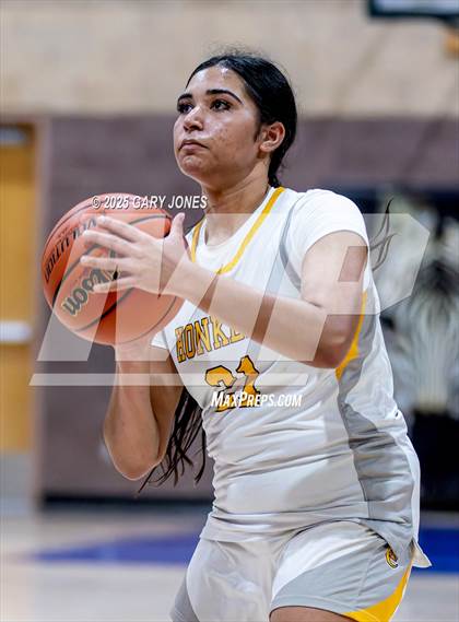 Thumbnail 3 in Foothill vs. Yuba City (Chavez Christmas Classic) photogallery.