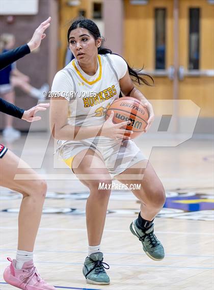 Thumbnail 3 in Foothill vs. Yuba City (Chavez Christmas Classic) photogallery.