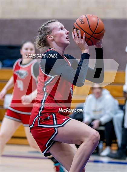 Thumbnail 2 in Foothill vs. Yuba City (Chavez Christmas Classic) photogallery.