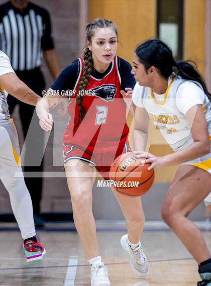 Thumbnail 3 in Foothill vs. Yuba City (Chavez Christmas Classic) photogallery.