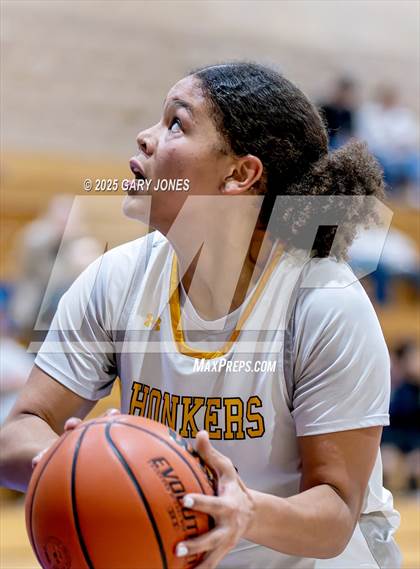 Thumbnail 1 in Foothill vs. Yuba City (Chavez Christmas Classic) photogallery.