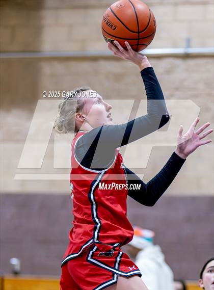 Thumbnail 3 in Foothill vs. Yuba City (Chavez Christmas Classic) photogallery.