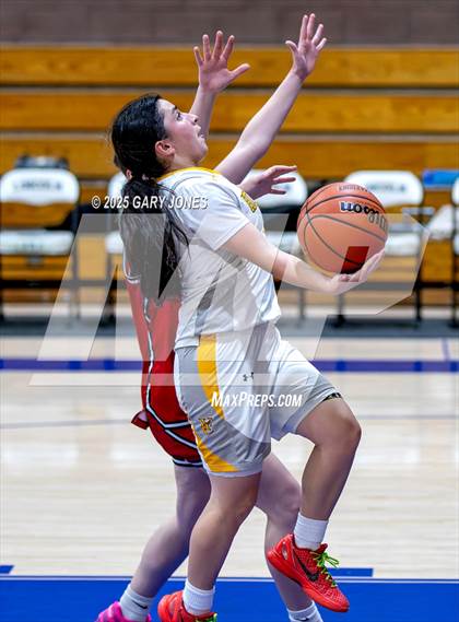 Thumbnail 3 in Foothill vs. Yuba City (Chavez Christmas Classic) photogallery.