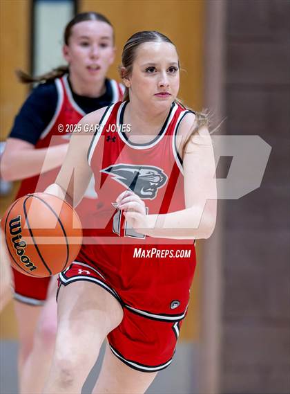 Thumbnail 3 in Foothill vs. Yuba City (Chavez Christmas Classic) photogallery.