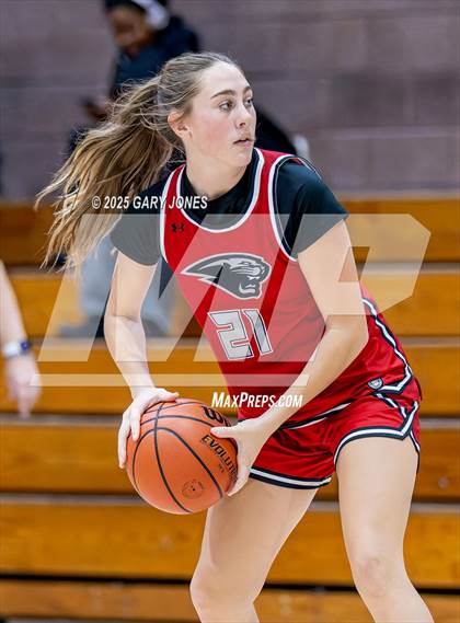 Thumbnail 3 in Foothill vs. Yuba City (Chavez Christmas Classic) photogallery.