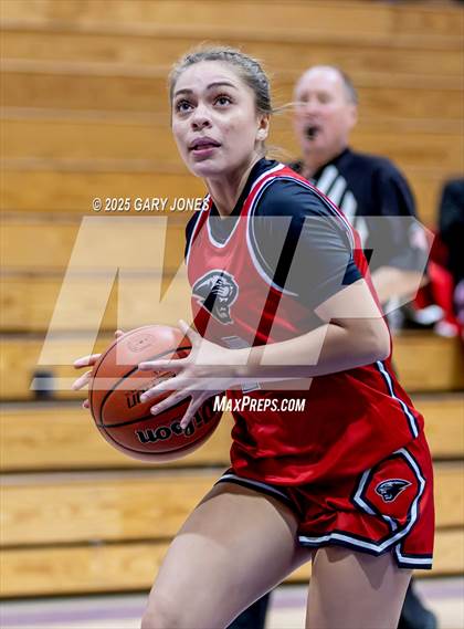 Thumbnail 3 in Foothill vs. Yuba City (Chavez Christmas Classic) photogallery.