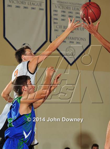 Thumbnail 2 in Pacifica Christian vs California School for the Deaf (MaxPreps Holiday Classic) photogallery.