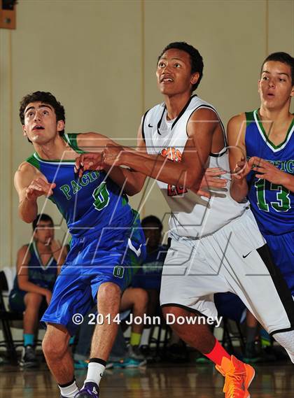 Thumbnail 3 in Pacifica Christian vs California School for the Deaf (MaxPreps Holiday Classic) photogallery.
