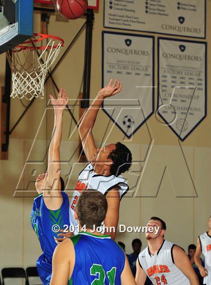 Thumbnail 2 in Pacifica Christian vs California School for the Deaf (MaxPreps Holiday Classic) photogallery.