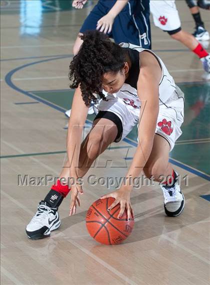Thumbnail 2 in Tesoro vs Vista (So Cal Holiday Prep Classic) photogallery.