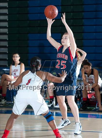 Thumbnail 1 in Tesoro vs Vista (So Cal Holiday Prep Classic) photogallery.