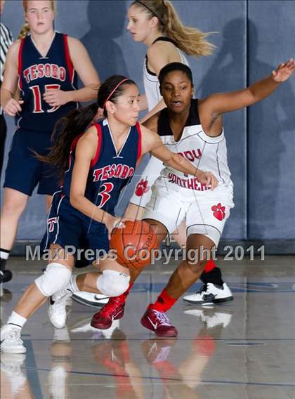 Thumbnail 1 in Tesoro vs Vista (So Cal Holiday Prep Classic) photogallery.