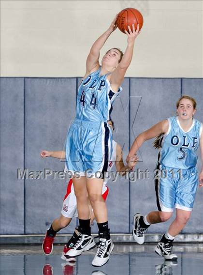 Thumbnail 1 in Tesoro vs Vista (So Cal Holiday Prep Classic) photogallery.