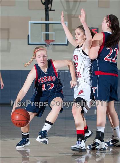 Thumbnail 1 in Tesoro vs Vista (So Cal Holiday Prep Classic) photogallery.