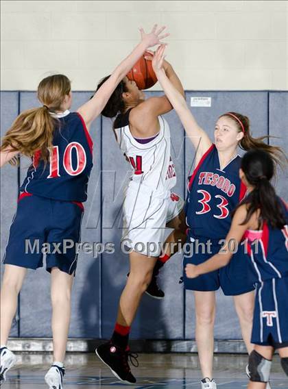 Thumbnail 1 in Tesoro vs Vista (So Cal Holiday Prep Classic) photogallery.