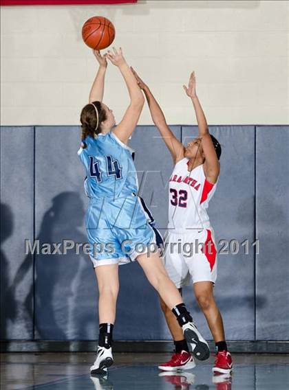 Thumbnail 1 in Tesoro vs Vista (So Cal Holiday Prep Classic) photogallery.