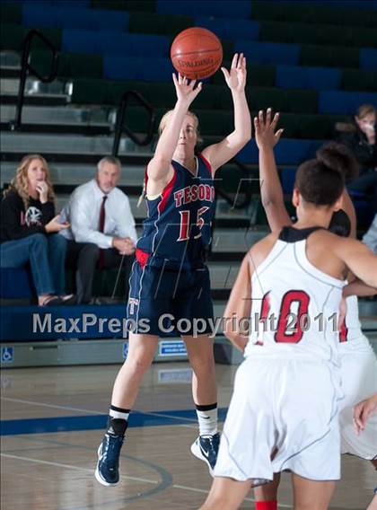 Thumbnail 2 in Tesoro vs Vista (So Cal Holiday Prep Classic) photogallery.