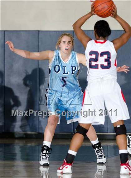 Thumbnail 2 in Tesoro vs Vista (So Cal Holiday Prep Classic) photogallery.