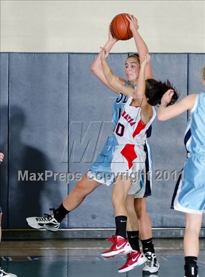 Thumbnail 2 in Tesoro vs Vista (So Cal Holiday Prep Classic) photogallery.