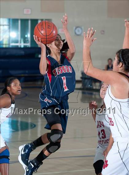 Thumbnail 2 in Tesoro vs Vista (So Cal Holiday Prep Classic) photogallery.