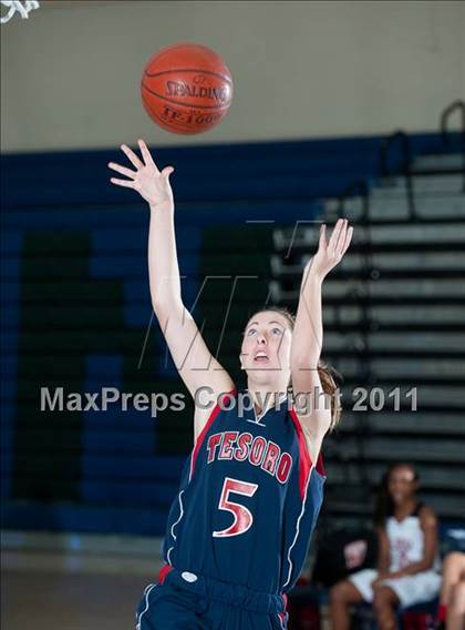 Thumbnail 3 in Tesoro vs Vista (So Cal Holiday Prep Classic) photogallery.