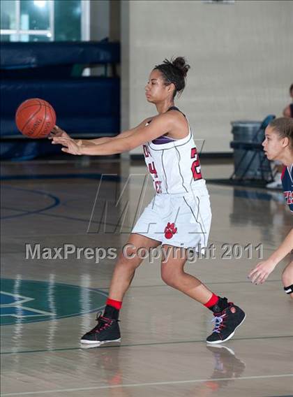 Thumbnail 2 in Tesoro vs Vista (So Cal Holiday Prep Classic) photogallery.