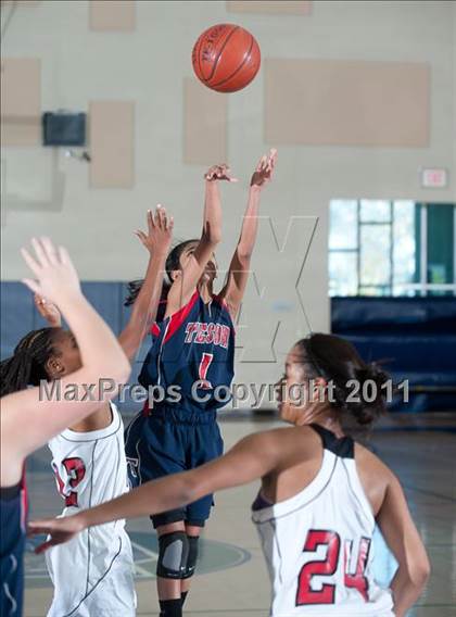 Thumbnail 1 in Tesoro vs Vista (So Cal Holiday Prep Classic) photogallery.