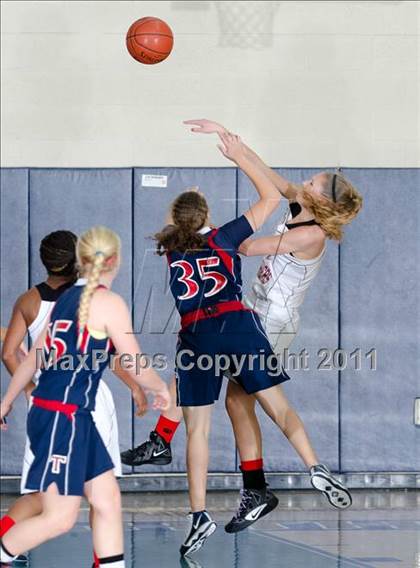 Thumbnail 1 in Tesoro vs Vista (So Cal Holiday Prep Classic) photogallery.