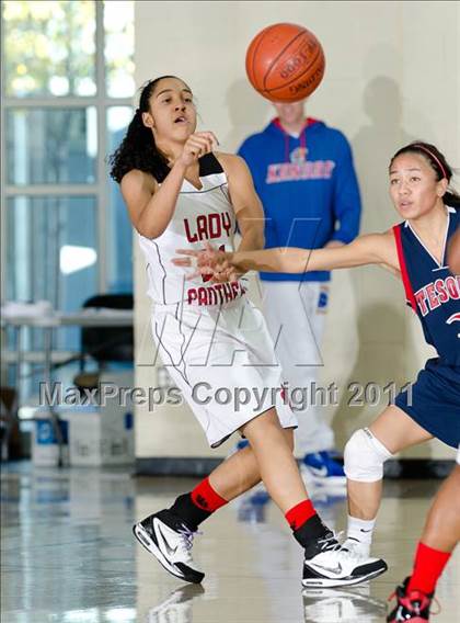 Thumbnail 1 in Tesoro vs Vista (So Cal Holiday Prep Classic) photogallery.