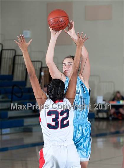 Thumbnail 2 in Tesoro vs Vista (So Cal Holiday Prep Classic) photogallery.