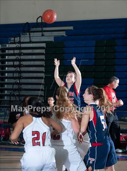 Thumbnail 1 in Tesoro vs Vista (So Cal Holiday Prep Classic) photogallery.