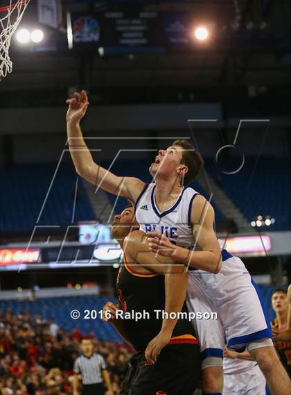 Thumbnail 2 in Jesuit vs. Davis photogallery.