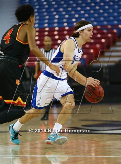 Thumbnail 2 in Jesuit vs. Davis photogallery.