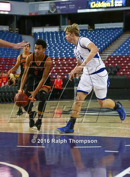 Thumbnail 1 in Jesuit vs. Davis photogallery.