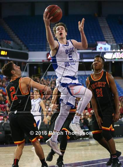 Thumbnail 3 in Jesuit vs. Davis photogallery.