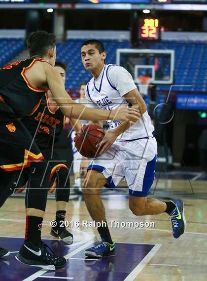 Thumbnail 2 in Jesuit vs. Davis photogallery.