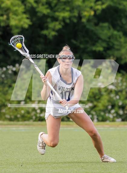 Thumbnail 3 in Greenwich vs. Wilton photogallery.