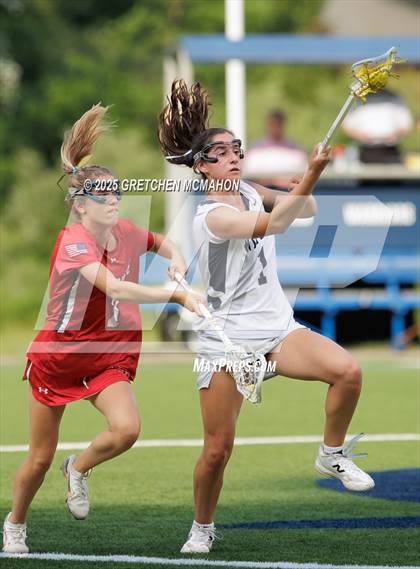 Thumbnail 3 in Greenwich vs. Wilton photogallery.